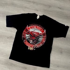 Vintage 1998 Chicago Bulls NBA championship T-Shirt